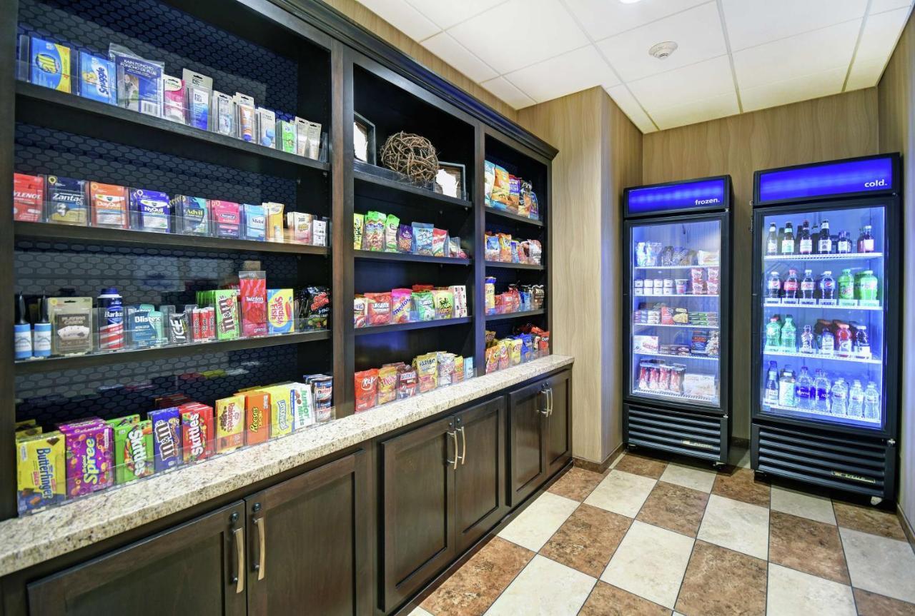 Hampton Inn & Suites Milwaukee/Franklin Franklin  Екстериор снимка
