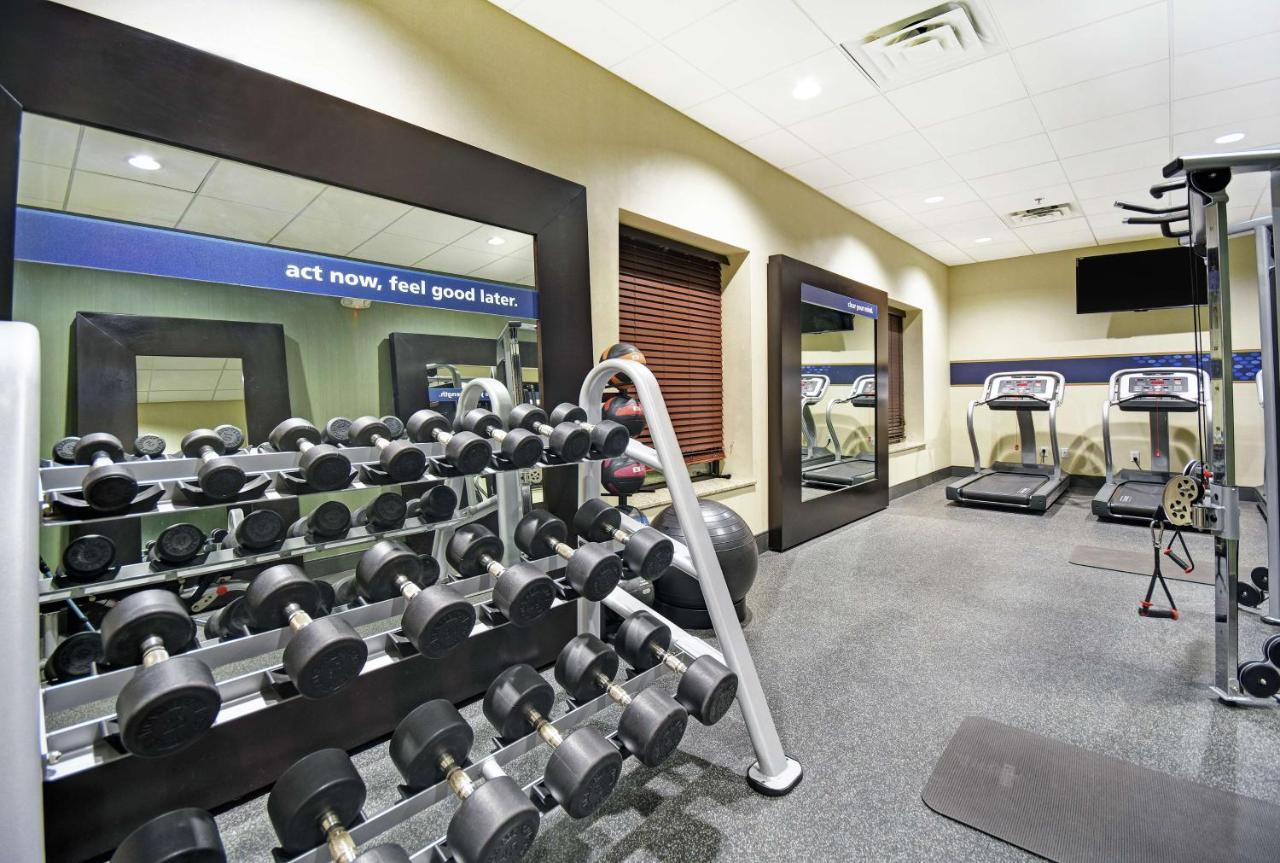 Hampton Inn & Suites Milwaukee/Franklin Franklin  Екстериор снимка