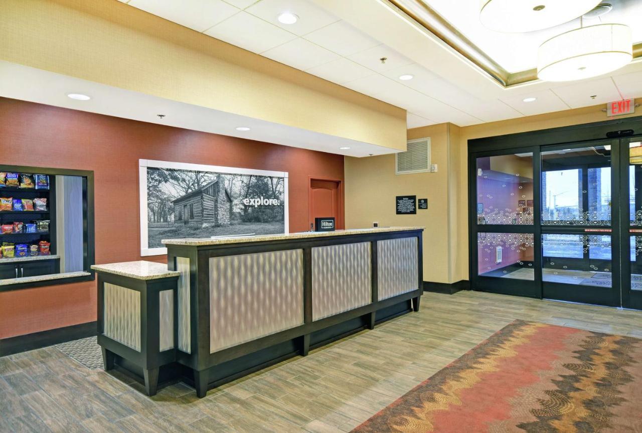 Hampton Inn & Suites Milwaukee/Franklin Franklin  Екстериор снимка
