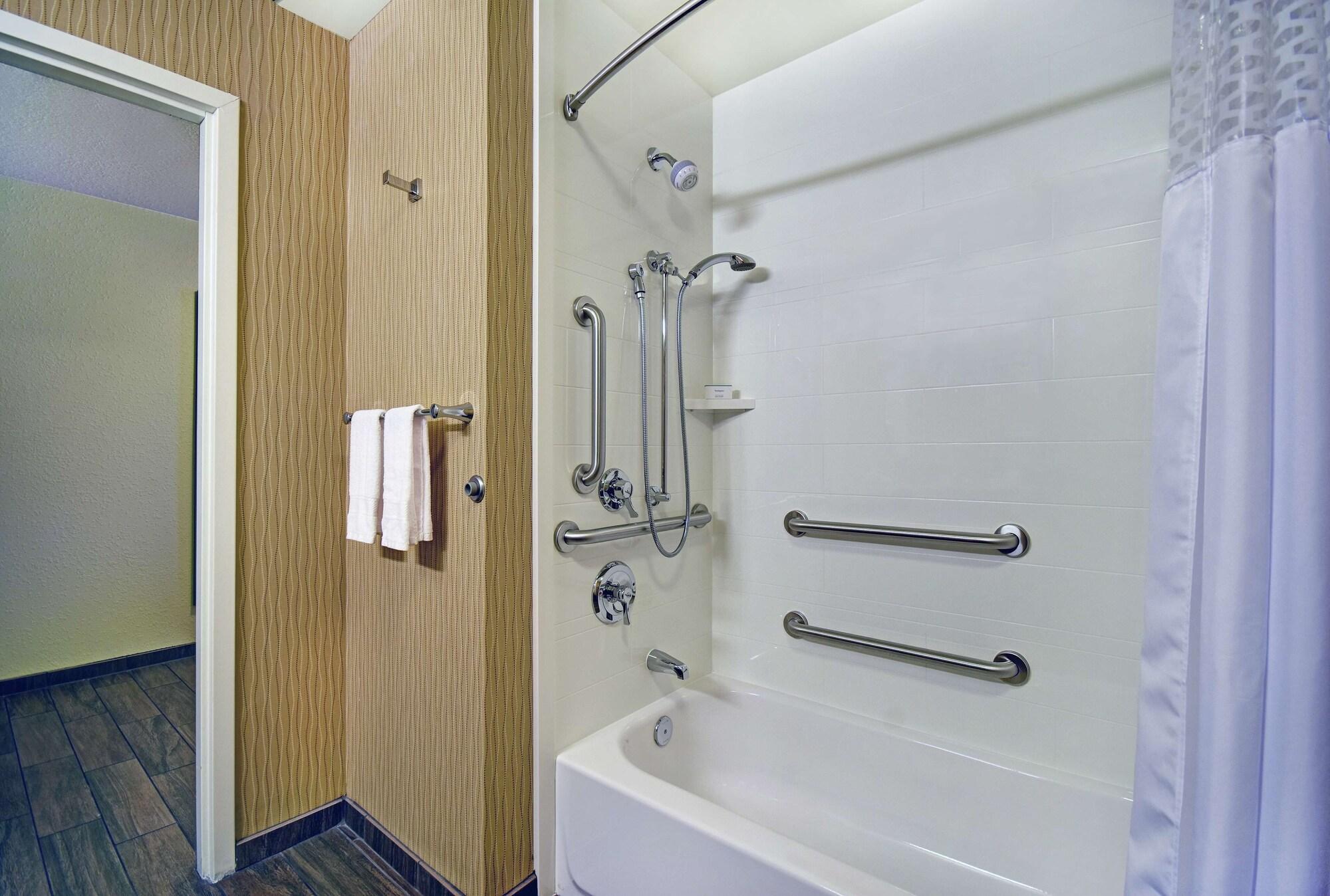 Hampton Inn & Suites Milwaukee/Franklin Franklin  Екстериор снимка
