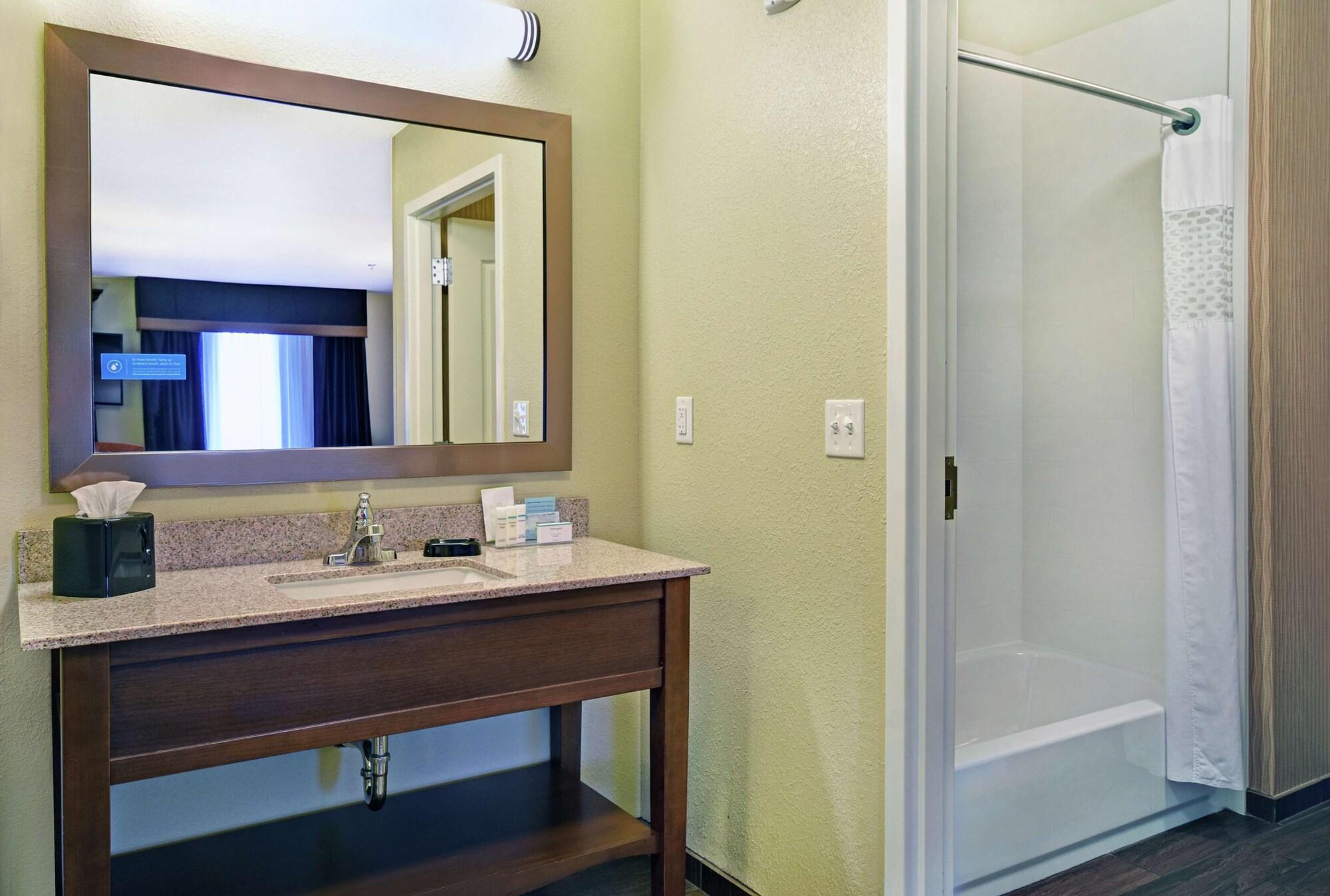 Hampton Inn & Suites Milwaukee/Franklin Franklin  Екстериор снимка
